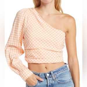New w/ tags 🏷️ Elodie one shoulder gingham blouse